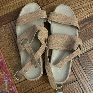 NWOB vionic cork platform sandals